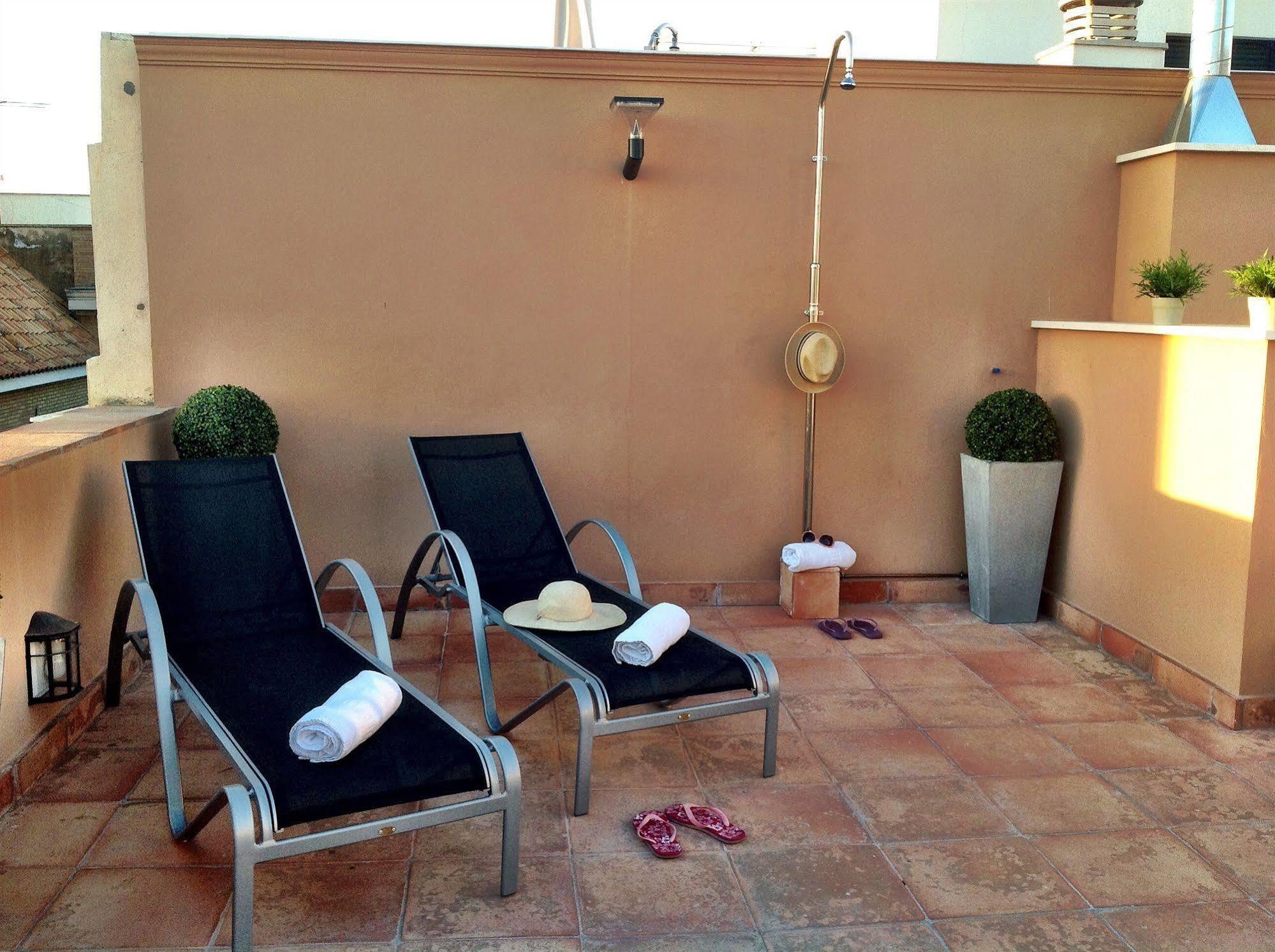 Life Apartments San Vicente Sevilla Exterior foto