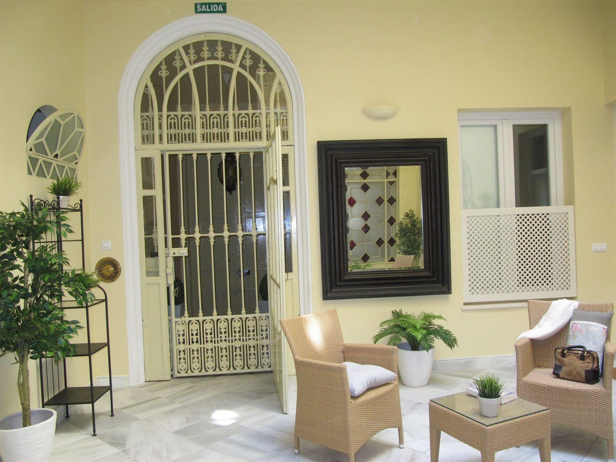 Life Apartments San Vicente Sevilla Exterior foto