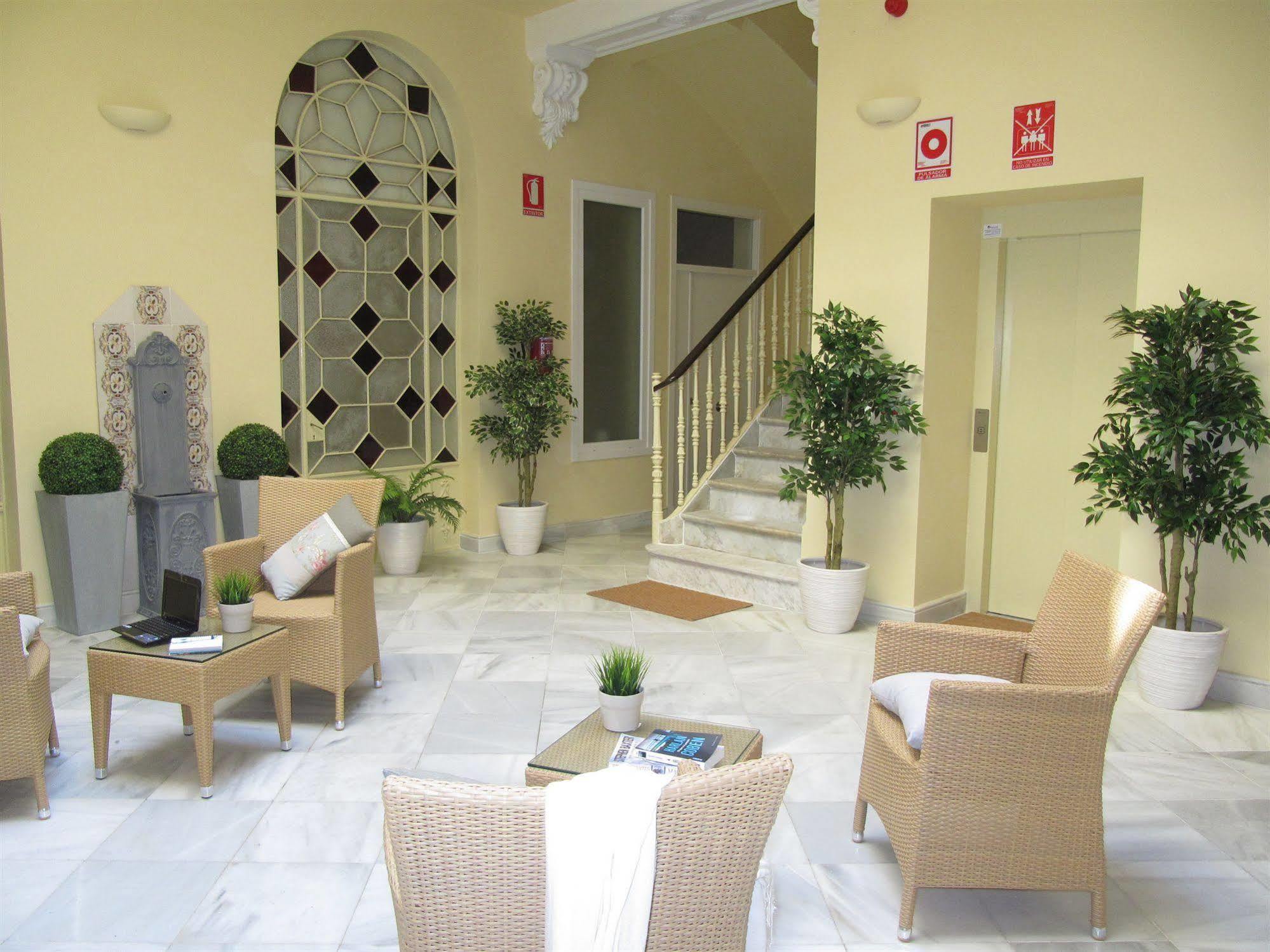 Life Apartments San Vicente Sevilla Exterior foto