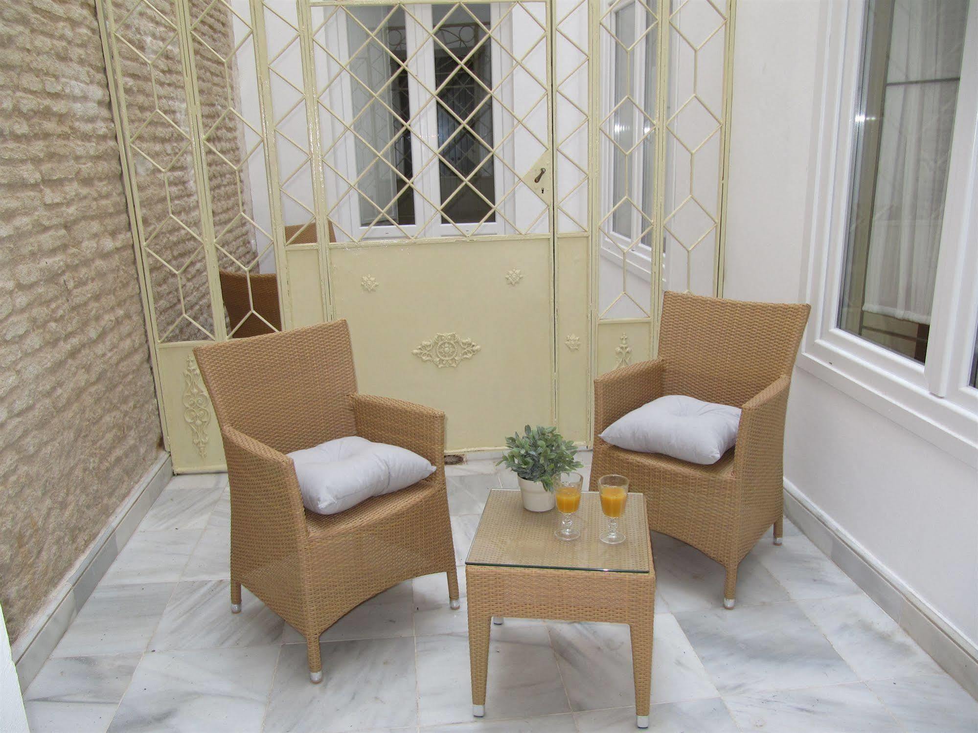 Life Apartments San Vicente Sevilla Exterior foto