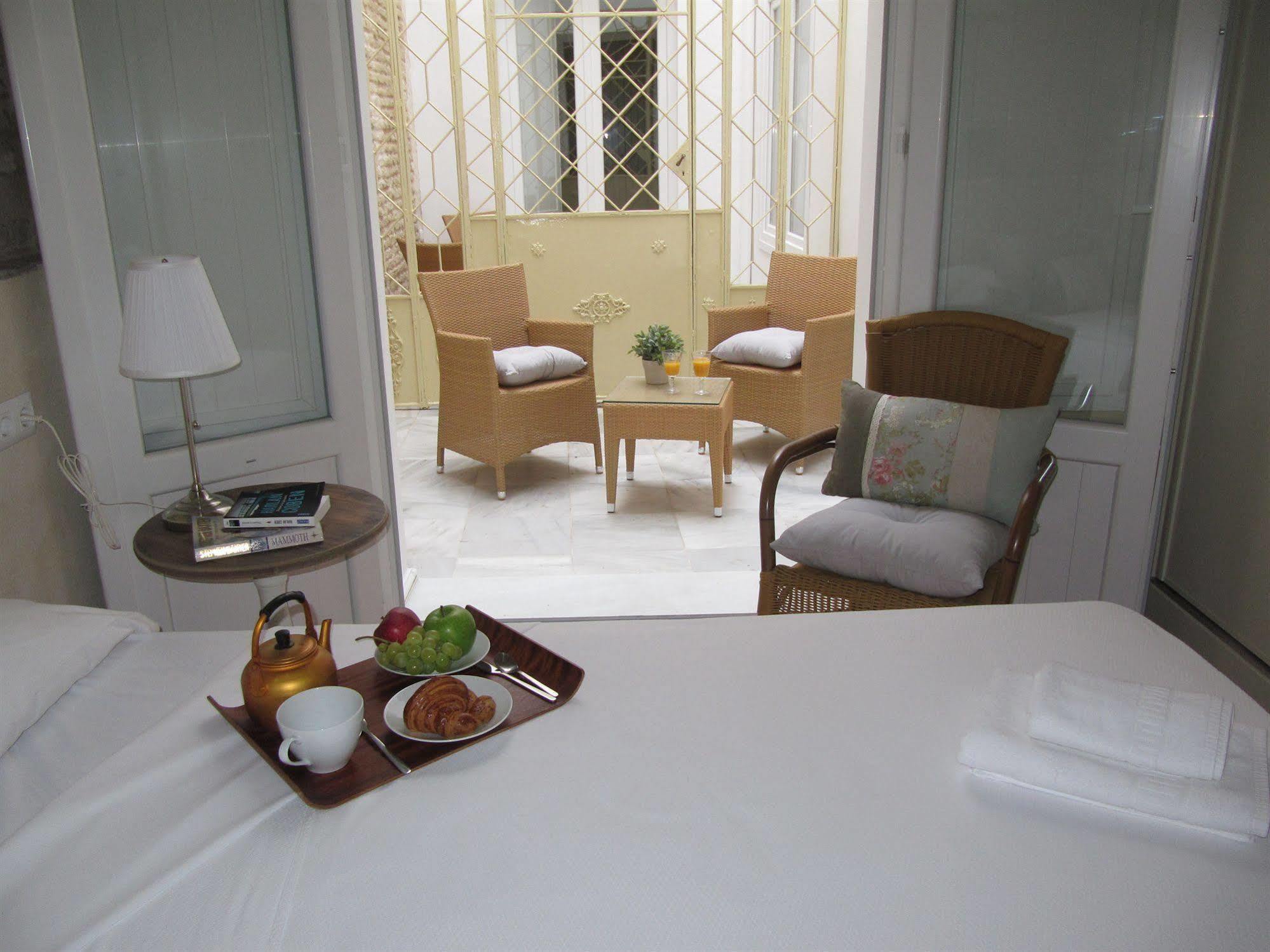 Life Apartments San Vicente Sevilla Exterior foto