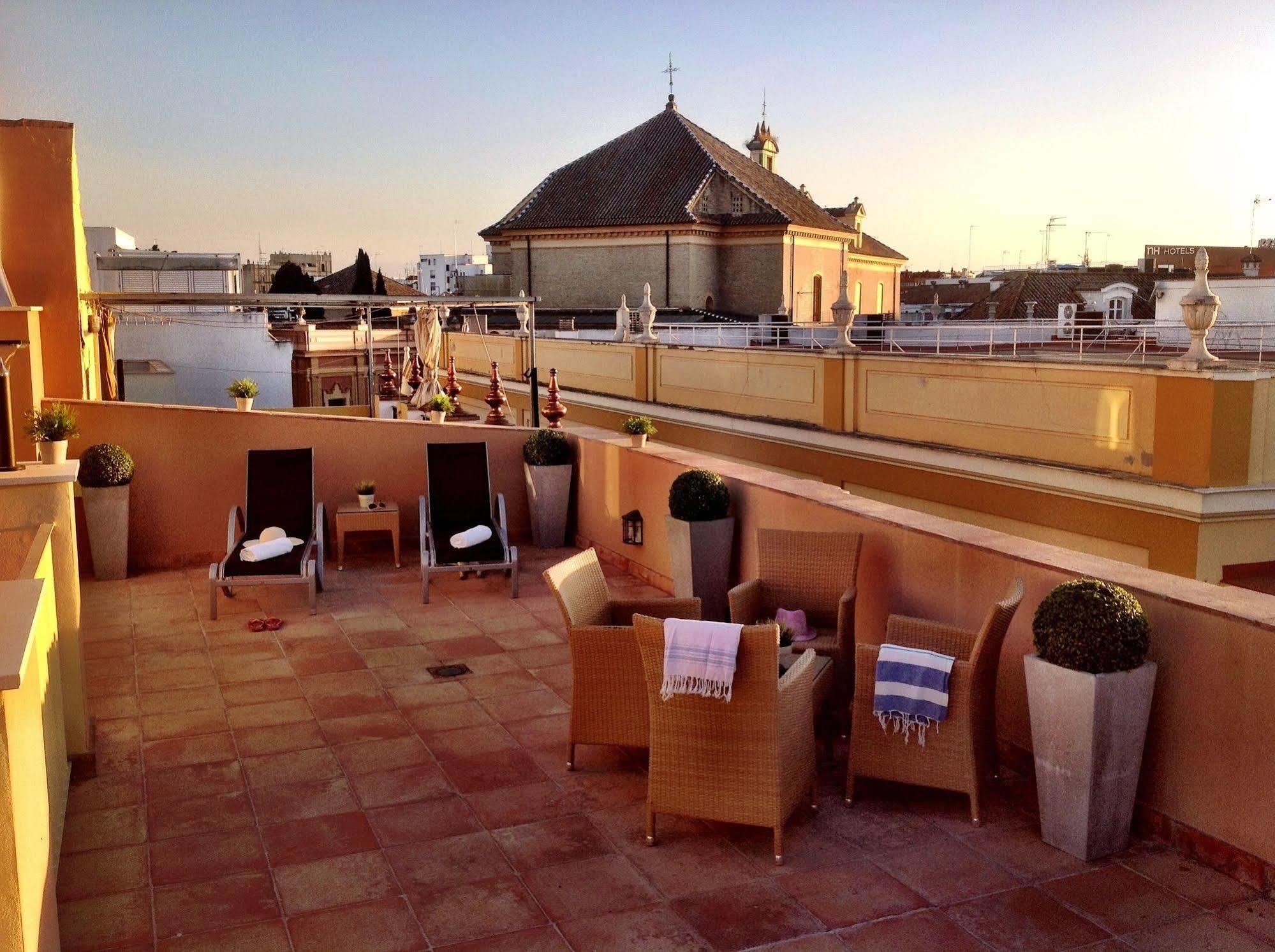 Life Apartments San Vicente Sevilla Exterior foto
