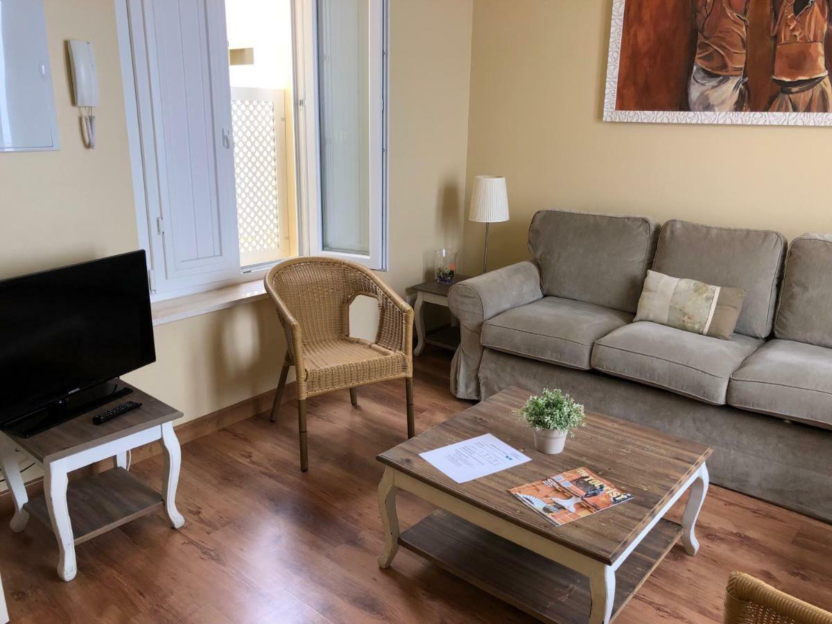 Life Apartments San Vicente Sevilla Exterior foto